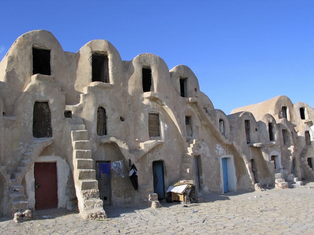 Berberské stavby ve městě Médenine.
